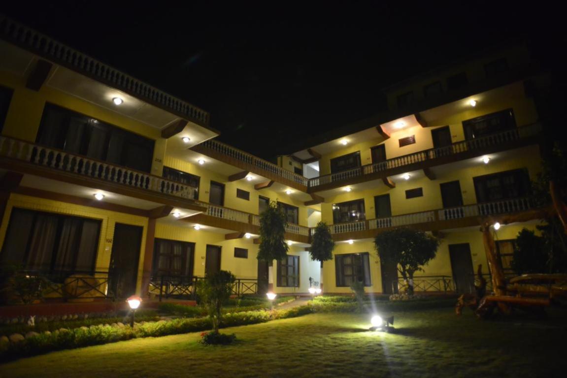 Hotel Homeland Pokhara Kültér fotó